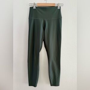 ALO Leggings Size M EUC